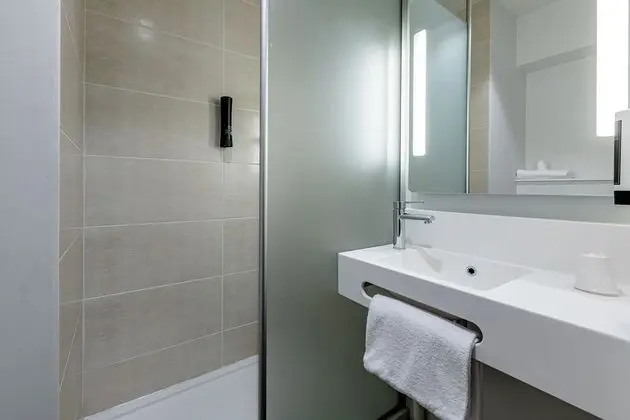 Tek Büyük Yataklı Oda, Sigara İçilmez