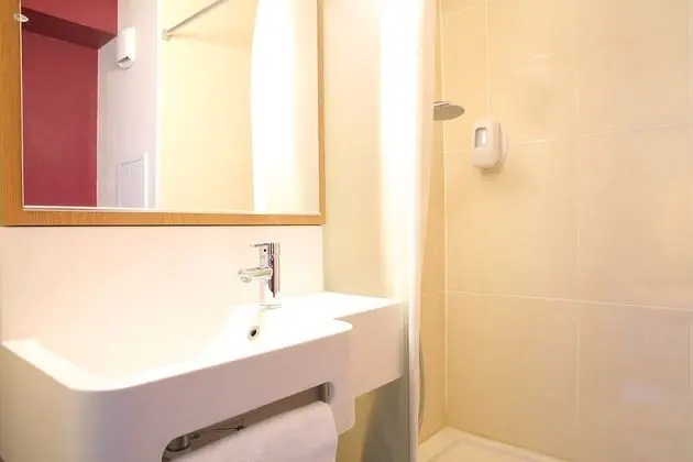 Tek Büyük Yataklı Oda, Sigara İçilmez