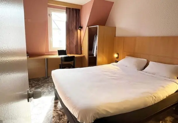 Tek Büyük Yataklı Oda, 1 Çift Kişilik Yatak