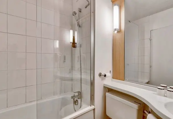 Tek Büyük Yataklı Oda, 1 Çift Kişilik Yatak