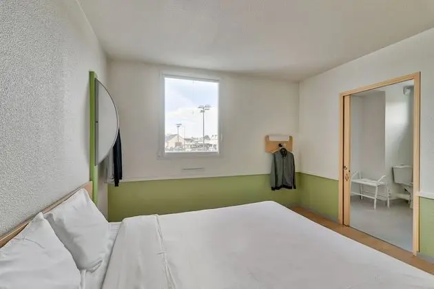 Tek Büyük Yataklı Oda, 1 Çift Kişilik Yatak