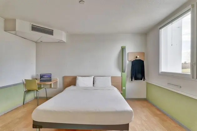 Tek Büyük Yataklı Oda, 1 Çift Kişilik Yatak