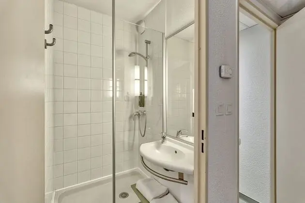 Tek Büyük Yataklı Oda, 1 Çift Kişilik Yatak