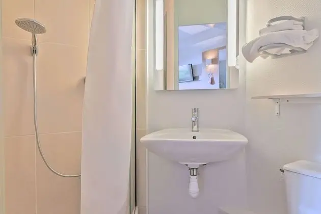 Tek Büyük Yataklı Oda, Sigara İçilmez