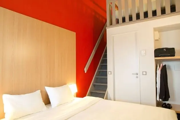 Dört Kişilik Oda, Sigara İçilmez