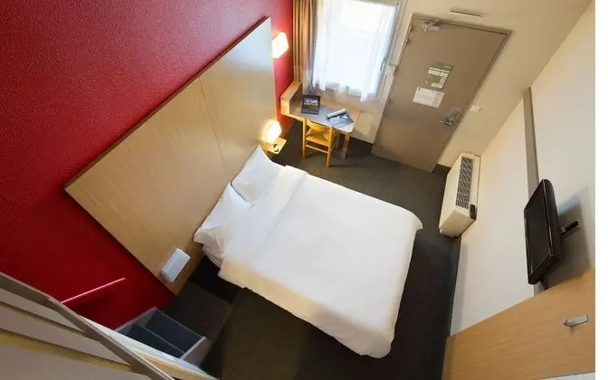 Dört Kişilik Oda, Sigara İçilmez