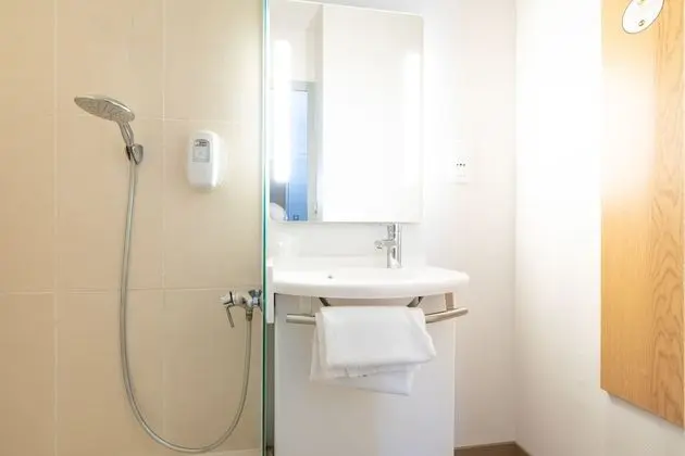 Tek Büyük Yataklı Oda, Sigara İçilmez