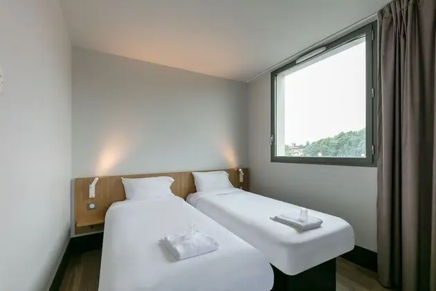 Dört Kişilik Oda, Sigara İçilmez