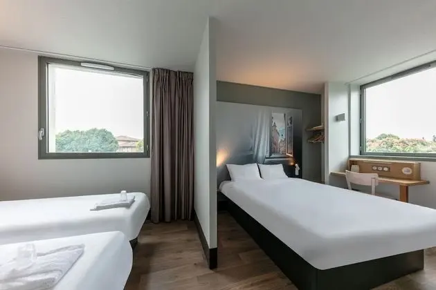 Dört Kişilik Oda, Sigara İçilmez