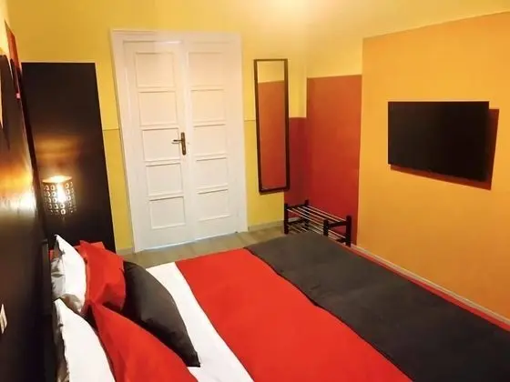 Tek Büyük veya İki Ayrı Yataklı Oda, Balkon