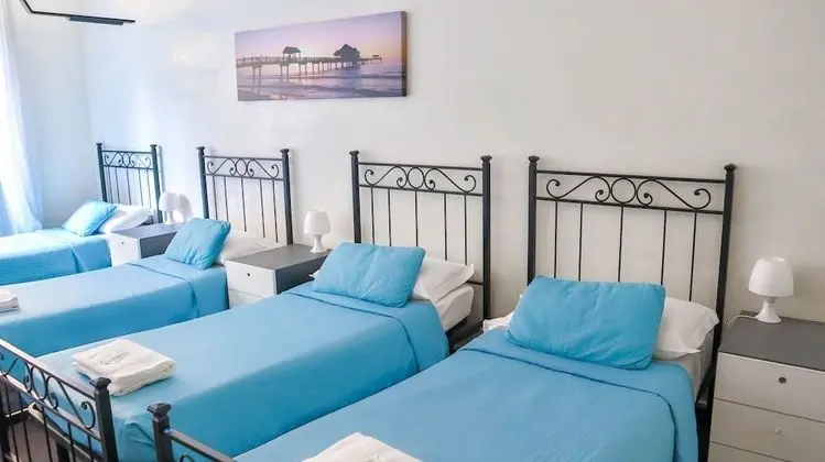 Dört Kişilik Oda, Ortak Banyo