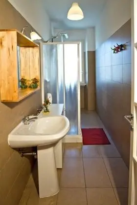 Tek Büyük Yataklı Oda, Ortak Banyo