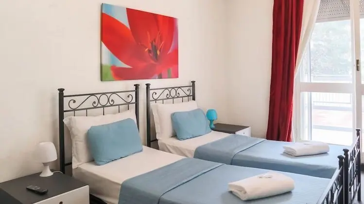 Üç Kişilik Oda, Ortak Banyo