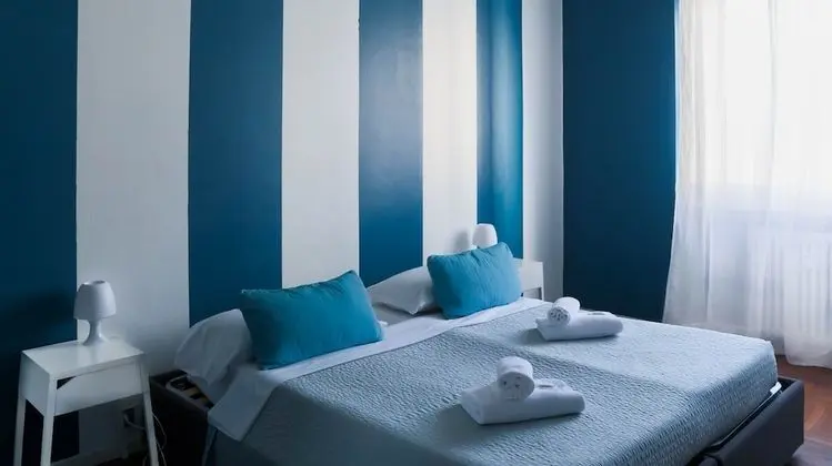 Tek Büyük veya İki Ayrı Yataklı Oda, Ortak Banyo