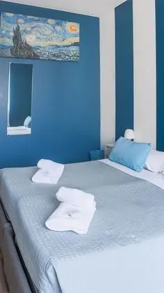 Tek Büyük veya İki Ayrı Yataklı Oda, Ortak Banyo