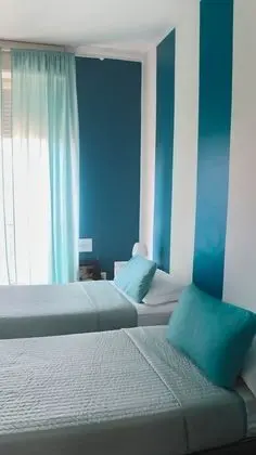 Tek Büyük veya İki Ayrı Yataklı Oda, Ortak Banyo