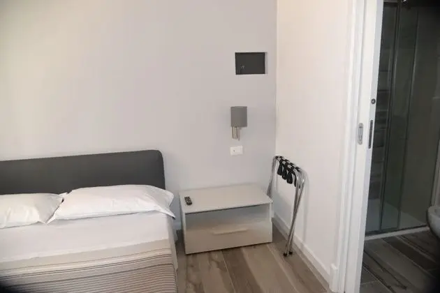 Economy Tek Büyük Yataklı Oda, Avlu Manzaralı (Nèos)