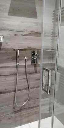 Economy Tek Büyük Yataklı Oda, Avlu Manzaralı (Nèos)