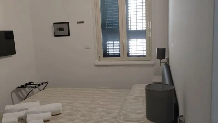 Standard Tek Büyük Yataklı Oda, Avlu Manzaralı (Rhègion)
