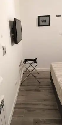 Standard Tek Büyük Yataklı Oda, Avlu Manzaralı (Rhègion)