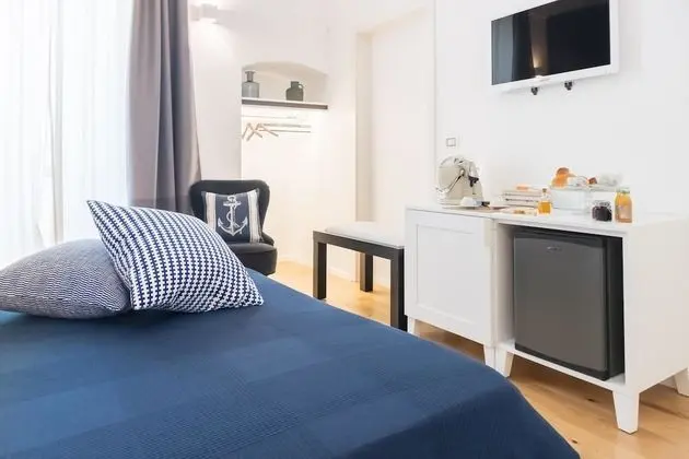 Comfort Tek Büyük Yataklı Oda (Blu)