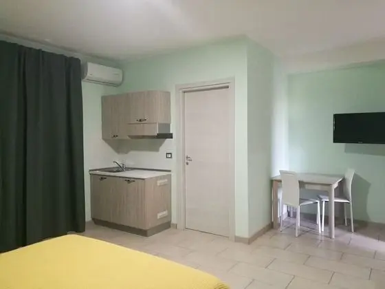Comfort Tek Büyük Yataklı Oda, Havuz Manzaralı