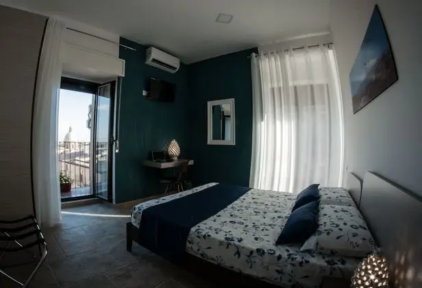 Luxury Tek Büyük Yataklı Oda