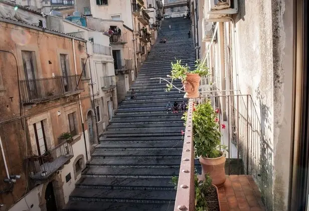 Luxury Tek Büyük Yataklı Oda