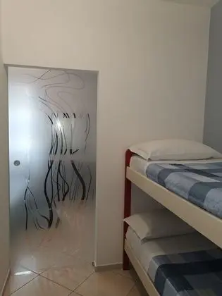 Standard Dört Kişilik Oda, Banyolu/Duşlu