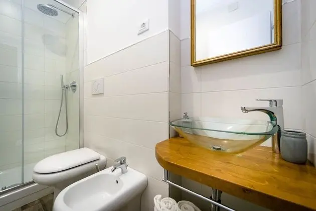 Comfort Tek Büyük Yataklı Oda, Banyolu/Duşlu (MAREA)
