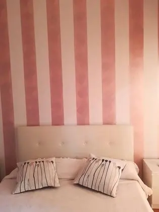 Tek Büyük Yataklı Oda, Ortak Banyo