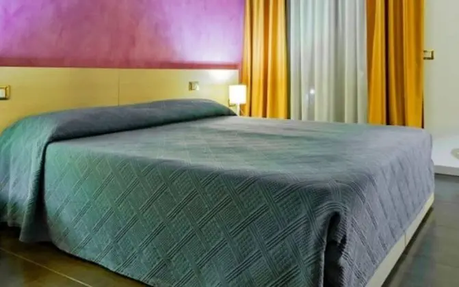 Business Dört Kişilik Oda