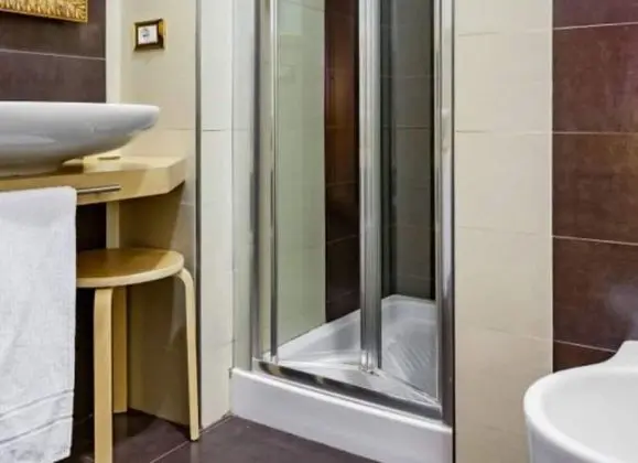 Business Dört Kişilik Oda