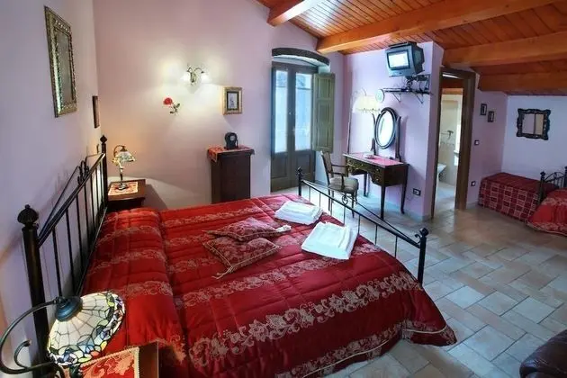 Tek Büyük veya İki Ayrı Yataklı Oda, Balkon, Dağ Manzaralı