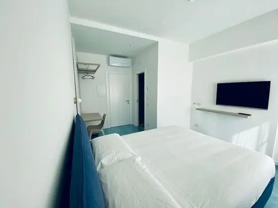 Basic Tek Büyük Yataklı Oda