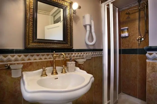 Basic İki Ayrı Yataklı Oda