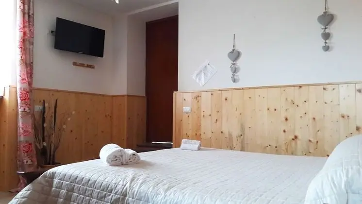 Üç Kişilik Oda