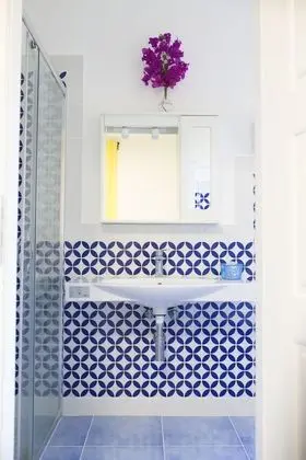 Üç Kişilik Oda