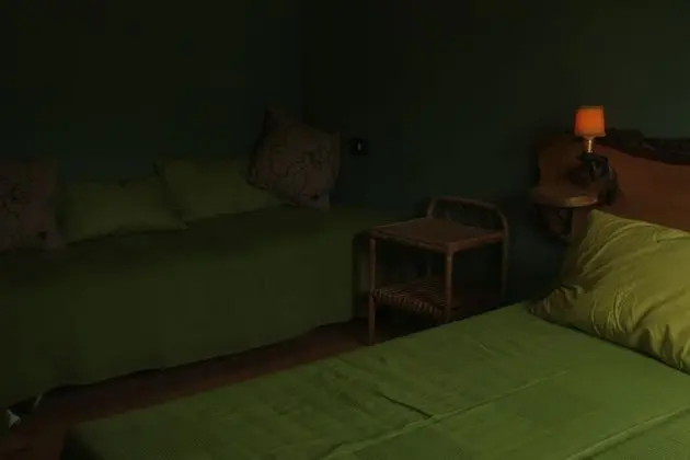 Üç Kişilik Oda, Ortak Banyo