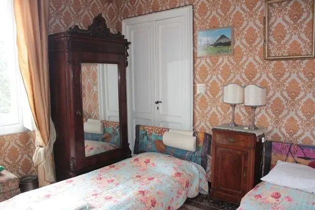Üç Kişilik Oda, Ortak Banyo