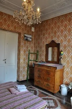 Üç Kişilik Oda, Ortak Banyo
