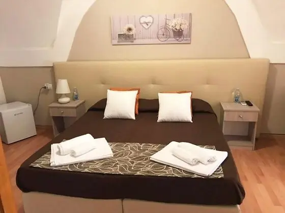 Classic Tek Büyük veya İki Ayrı Yataklı Oda, Sigara İçilmez, Avlu Manzaralı