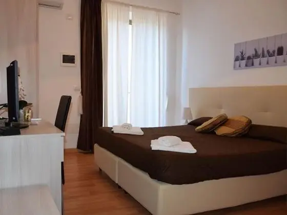 Tek Büyük veya İki Ayrı Yataklı Oda, Avlu Manzaralı