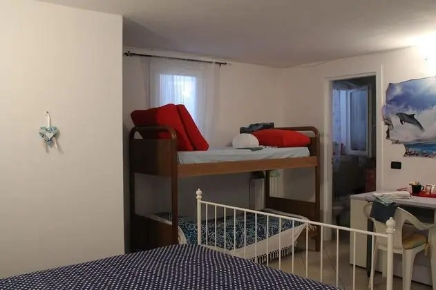 Tek Büyük Yataklı Oda, Ortak Banyo, Bahçe Manzaralı