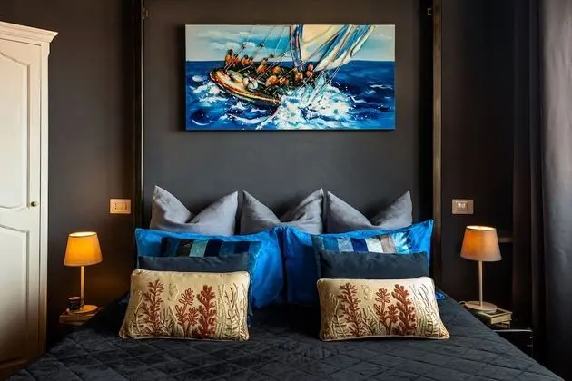 Tek Büyük Yataklı Oda, Sigara İçilmez, Deniz Manzaralı