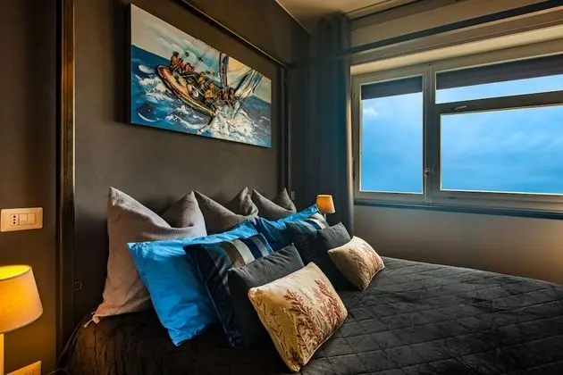 Tek Büyük Yataklı Oda, Sigara İçilmez, Deniz Manzaralı