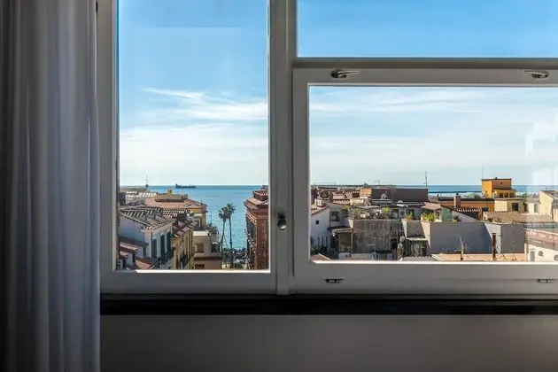 Tek Büyük Yataklı Oda, Sigara İçilmez, Deniz Manzaralı