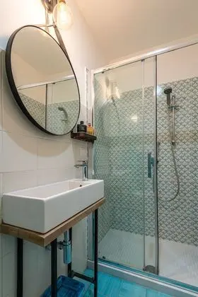 Tek Büyük Yataklı Oda, Sigara İçilmez, Deniz Manzaralı