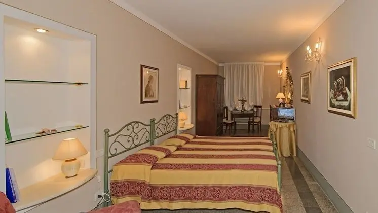Economy Tek Büyük veya İki Ayrı Yataklı Oda, Özel Banyo, Avlu