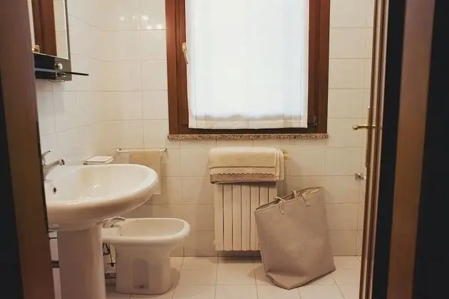 Tek Kişilik Oda, Ortak Banyo